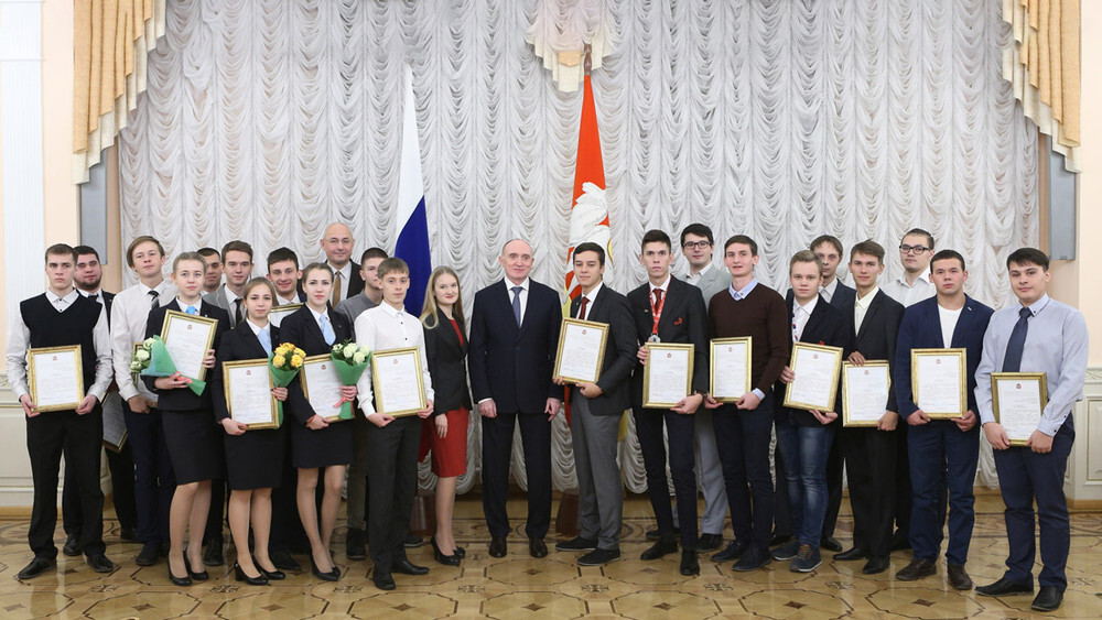 Борис Дубровский наградил призеров движения WorldSkills Russia