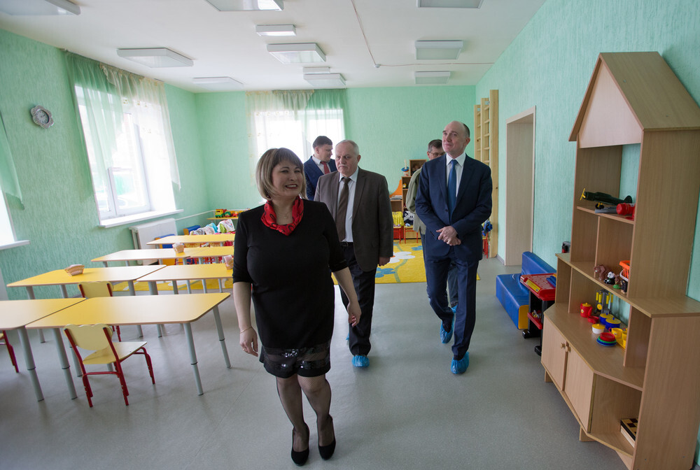 Борис Дубровский посетил новый детский сад в поселке Бишкиль