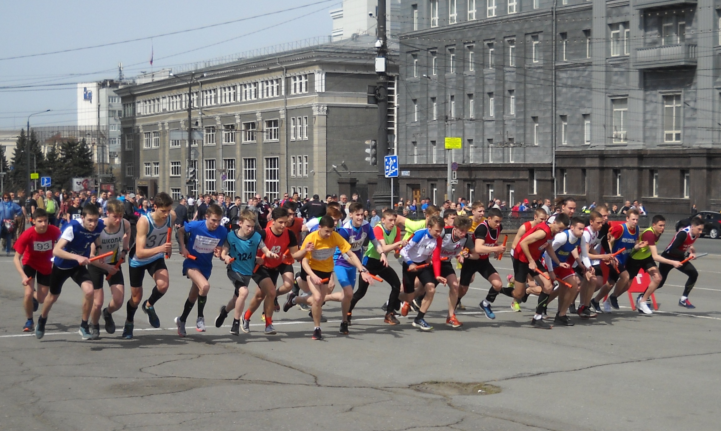 На легкоатлетической эстафете в Челябинске дан старт областному финалу «Президентских состязаний»