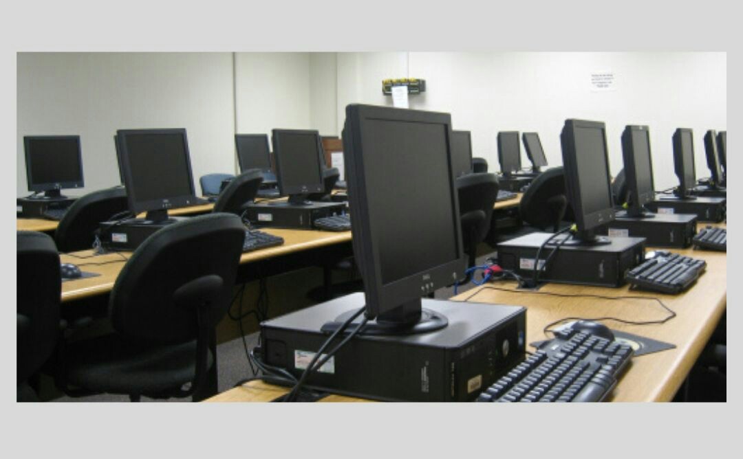 Южноуральские школьники приняли участие в тренировочном ЕГЭ по информатике в компьютерной форме