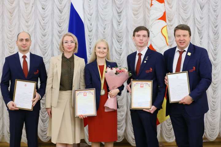 В Правительстве Челябинской области состоялось награждение победителей национального и мирового чемпионатов WorldSkills 