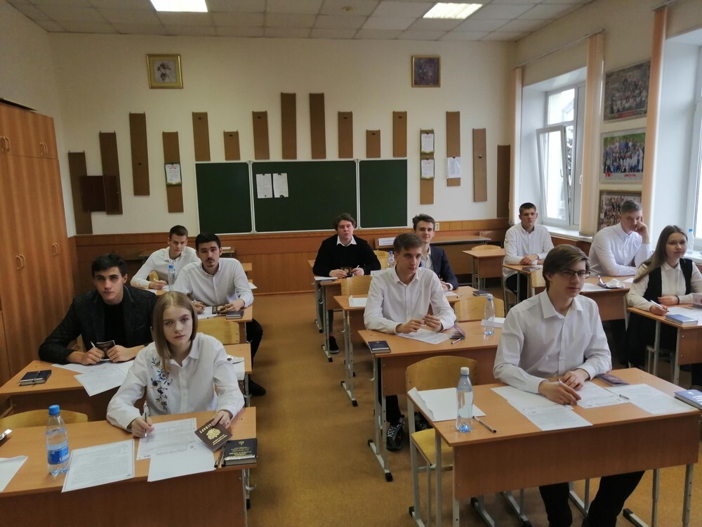 Выпускники Челябинской области написали итоговое сочинение (изложение)