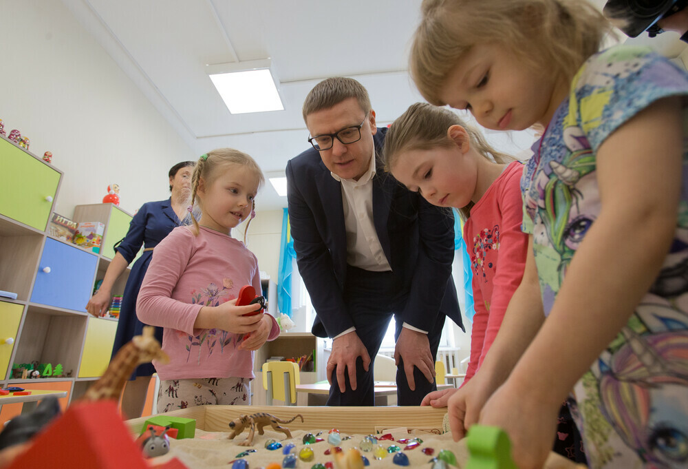 Губернатор Алексей Текслер посетил новый детский сад в микрорайоне «Академ Риверсайд» в Челябинске