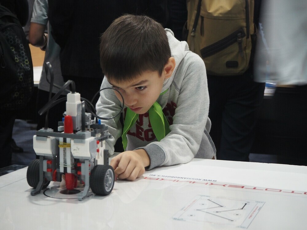 Техническое творчество доступно для всех: открыт набор в группы по робототехнике для детей с ОВЗ