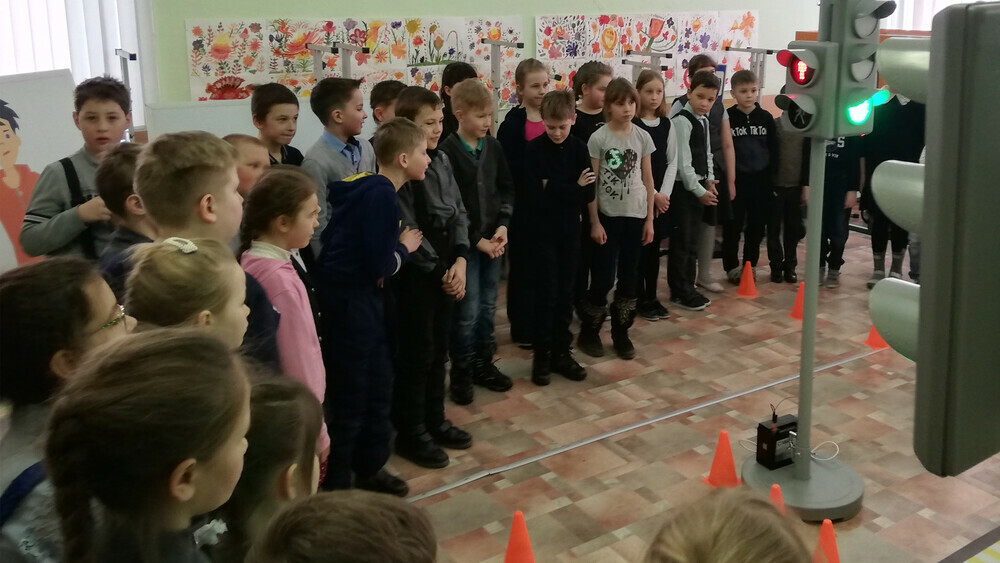 Школьники из Нязепетровска познакомились с «Лабораторией безопасности»