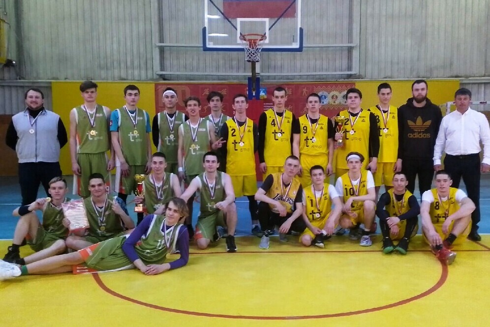 В Челябинской области наградили победителей и призеров первенства региона по баскетболу среди школьников сельских районов