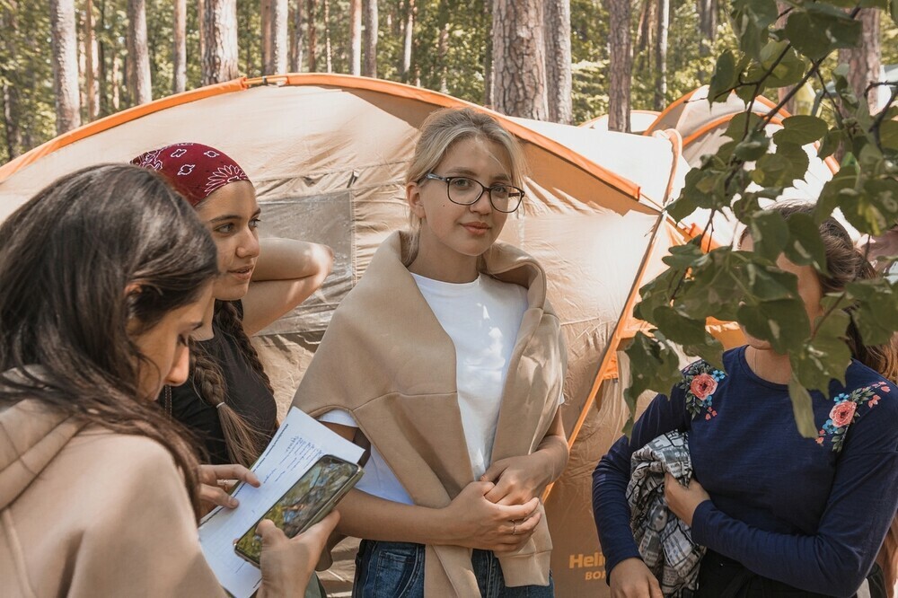 Областной палаточный лагерь на озере Тургояк принял первую профильную смену