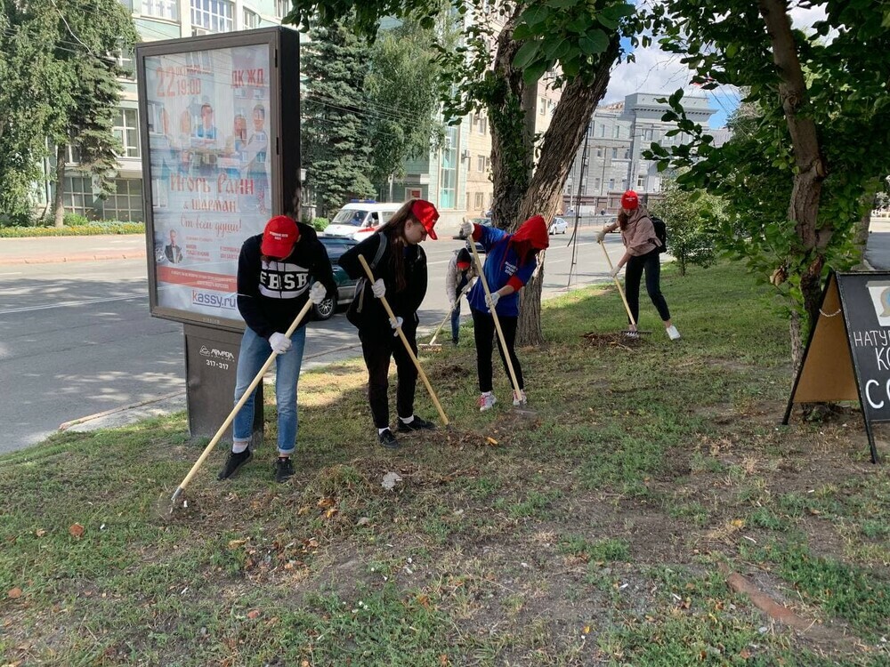 Челябинские подростки приучаются к труду