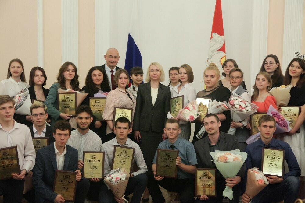 «Ступень к успеху»: в Челябинске отметили лучших студентов профессиональных образовательных организаций