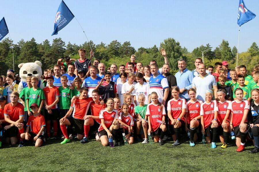 Команды из Копейска и Кичигино стали победителями Фестиваля детского дворового футбола
