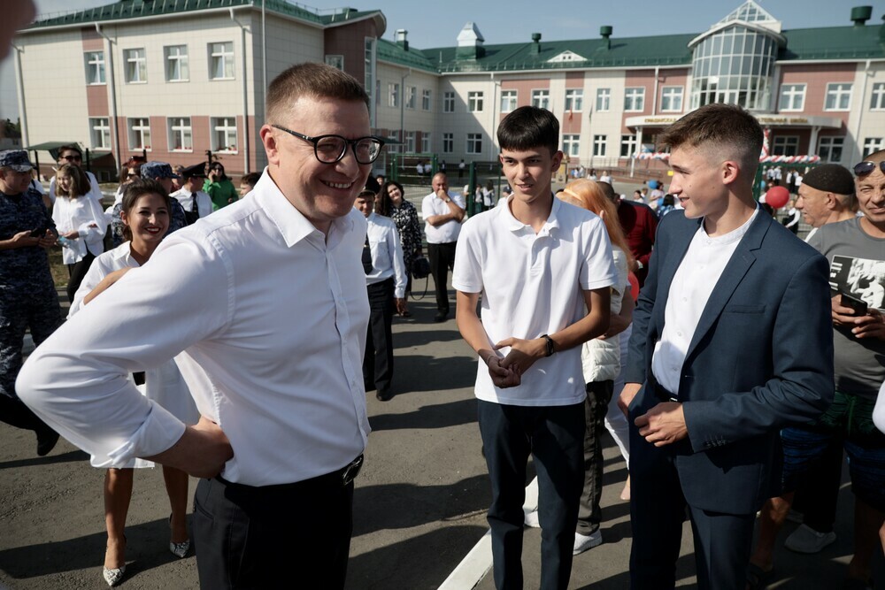 В День знаний Алексей Текслер принял участие в церемонии открытия новой школы в Кунашакском районе