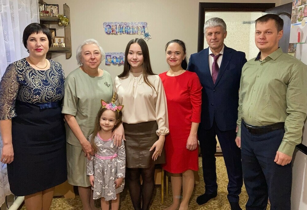 Первый заместитель министра образования и науки Челябинской области Елена Коузова исполнила мечту школьницы из Каслей