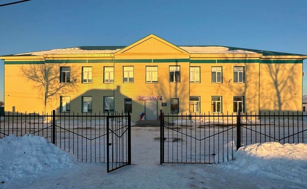 В поселке Новокаолиновый Карталинского района состоялось торжественное открытие школы после капитального ремонта