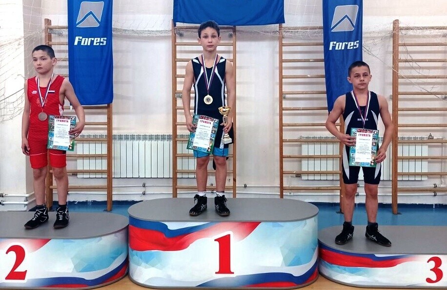 Награды всех достоинств: борцы челябинской ОДЮСШ завоевали медали на турнире в Свердловской области