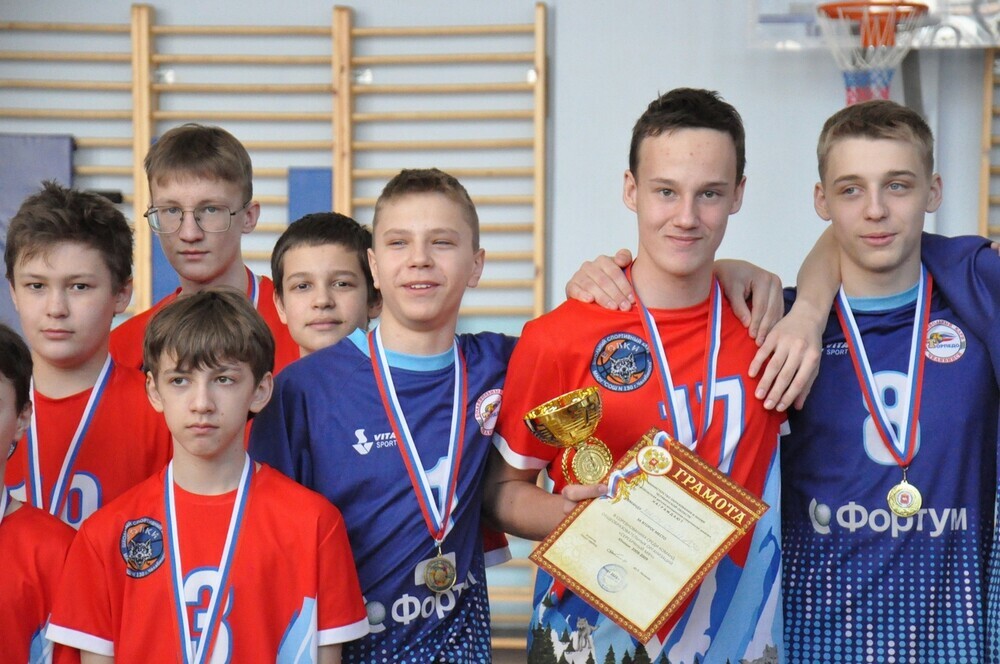 Школьники челябинской СОШ №75 стали победители областного этапа Всероссийских соревнований по волейболу «Серебряный мяч»