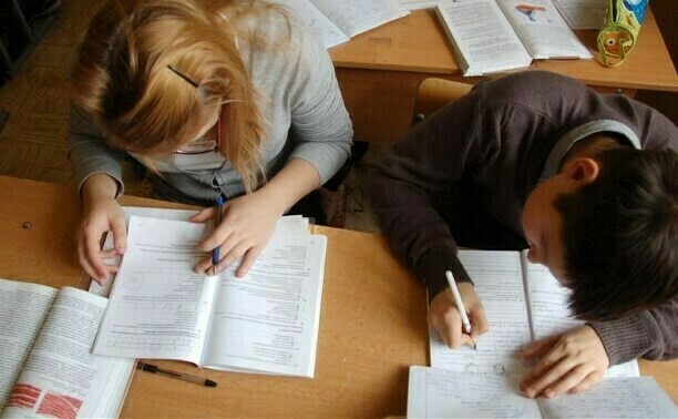 Более 263 тысяч школьников области принимают участие в написании всероссийских проверочных работ