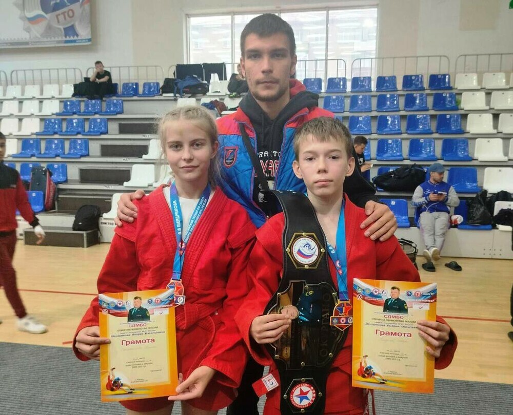 Самбисты челябинской ОДЮСШ завоевали четыре награды на Всероссийском турнире в Кургане