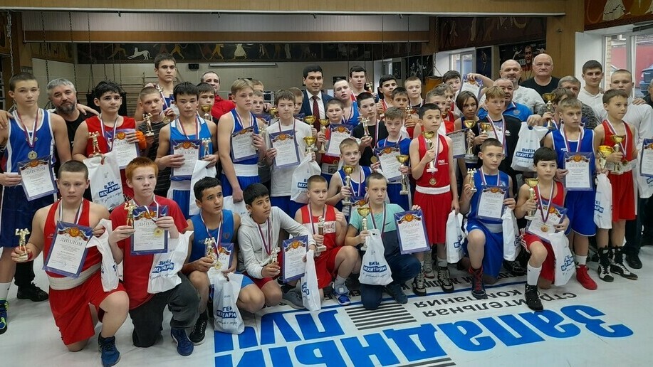 В Челябинске в открытом первенстве областной ДЮСШ по боксу приняли участие более 120 юных боксеров
