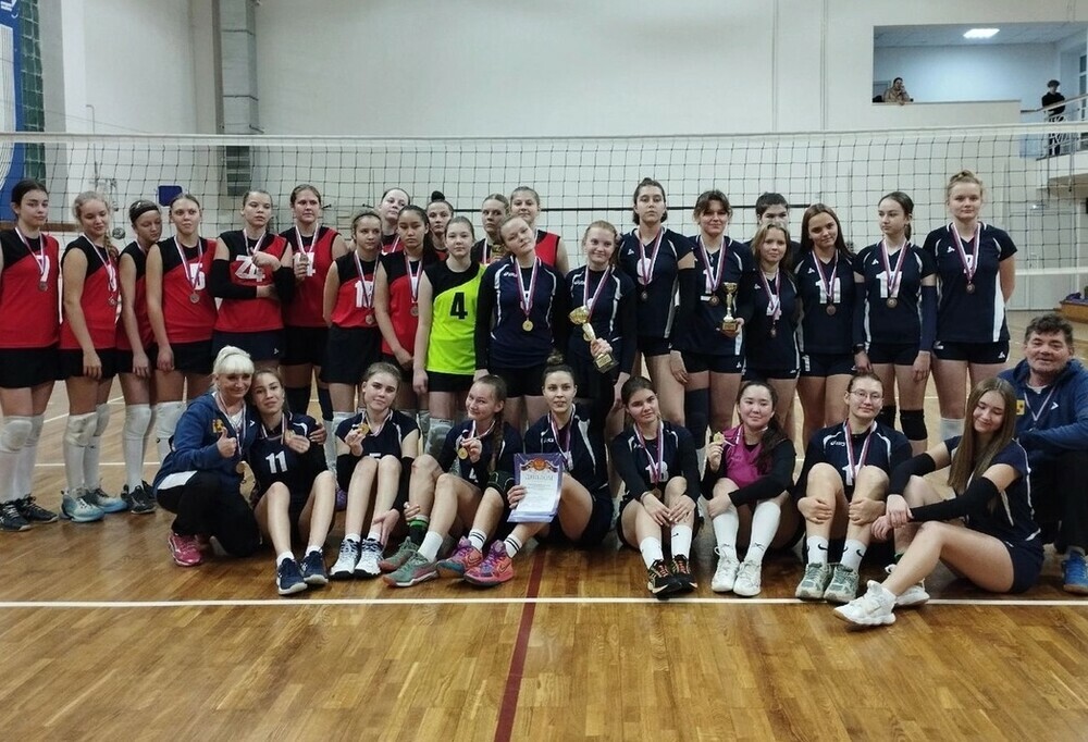 Команда Троицка стала победителем первенства Министерства образования и науки по волейболу среди девушек