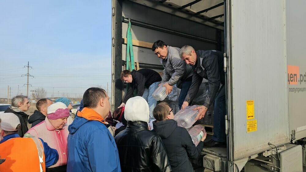 Система образования Южного Урала отправила гуманитарный груз пострадавшим от паводка жителям Оренбургской области
