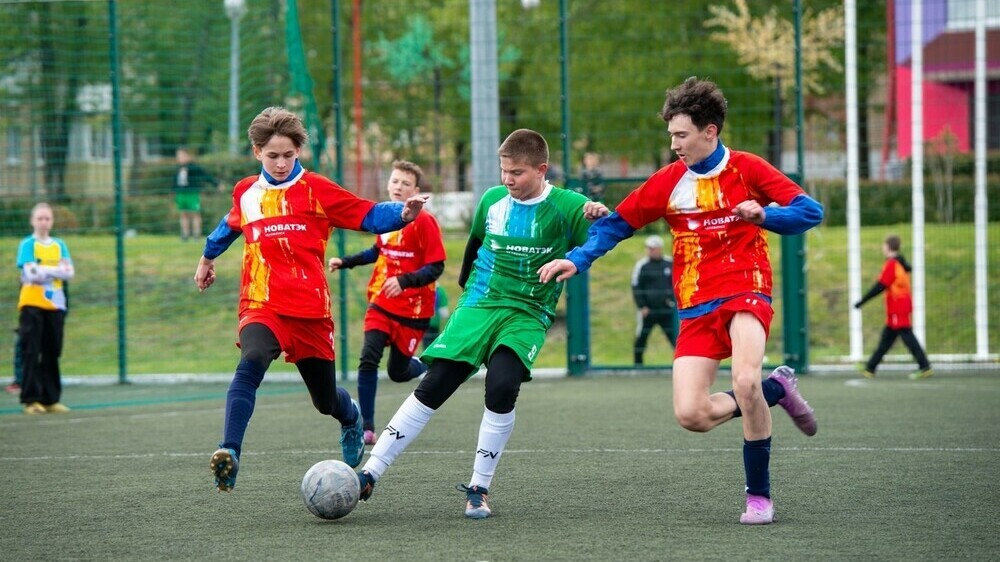 «Футбол в школе»: В Сатке завершился региональный финал «Школьная лига – Кожаный мяч»