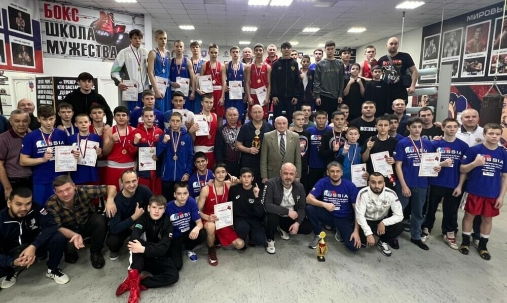 Боксеры Челябинской областной спортшколы стали победителями и призерами матчевой встречи в Тюмени