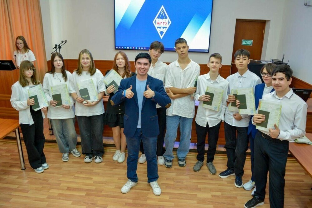 Магнитогорские школьники получили первые рабочие профессии