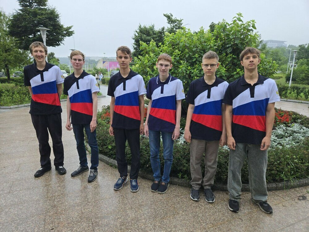 Челябинские школьники завоевали золото и серебро на 66-й Международной математической олимпиаде